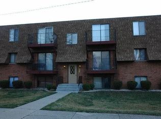1107 Elizabeth Ct APT 1, Crest Hill, IL 60403
