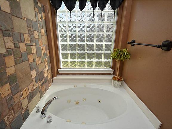 4th image of 16423 W Yellow Bud Ct