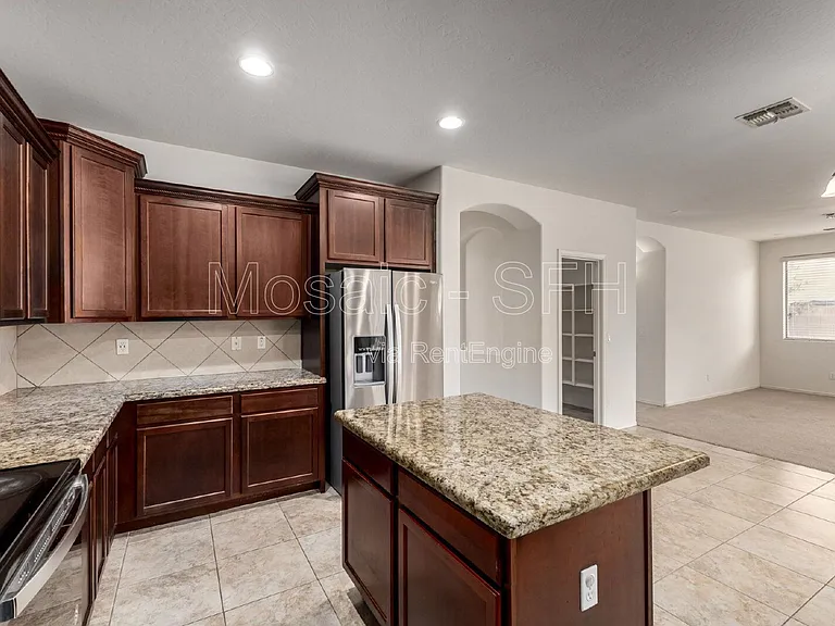 2656 E Boston St — Photo 13