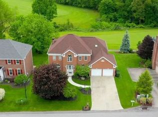 217 Hickory Heights Dr, Bridgeville, PA