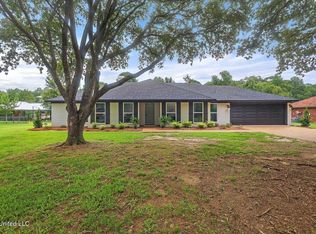 310 Lakeside Dr, Brandon, MS 39047