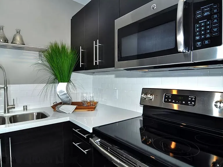 4440 Boundary St #4 — Photo 6