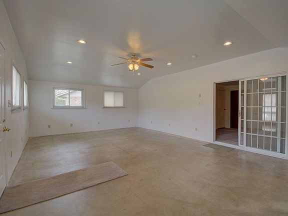 3rd image of 11464 Ravensberg Ct