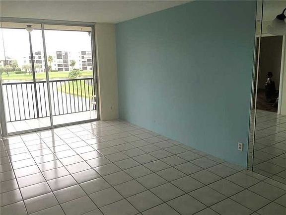 5th image of 7900 NW 50th St APT 305