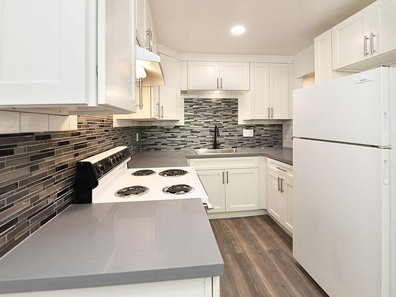 4th image of 205 Muir Rd
