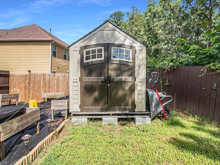 Busby Mill Ct — Photo 20
