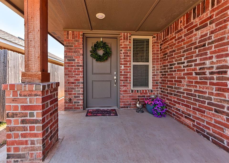 1st image of 4804 Crystal Hill Dr