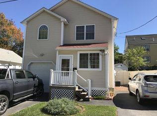 2 Brookdale St, Worcester, MA 01604