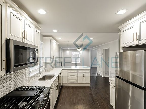 5th image of 2587 Glen Cir