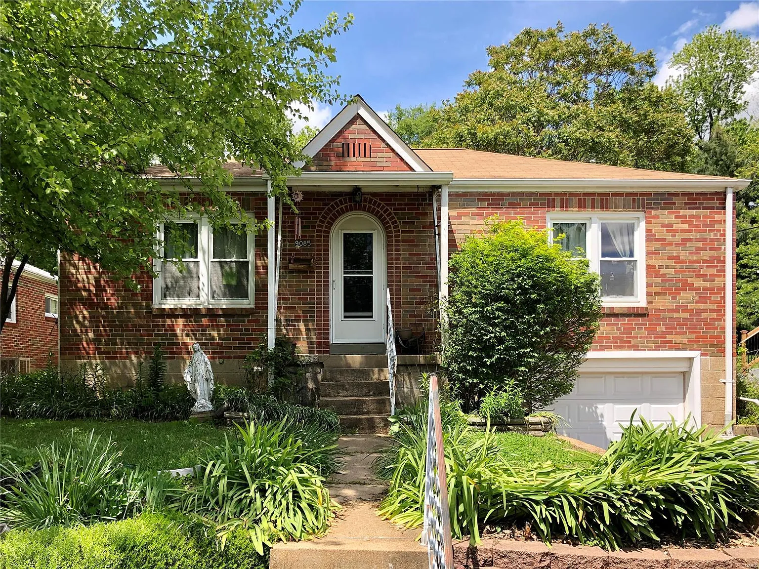 9085 Patrick Dr photo 1