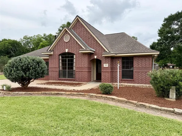 1503 Avenue H, Danbury, TX 77534