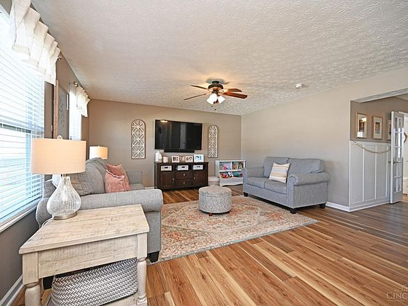 5th image of 715 Holland Ct