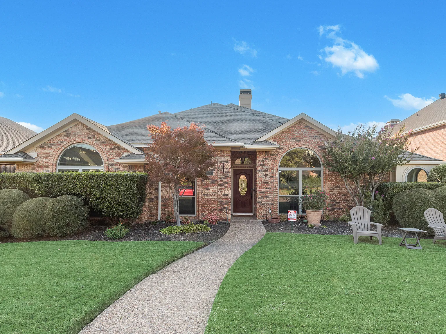 4 bed, 2.5 bath, 2301 sqft, $6,500 — Photo 1