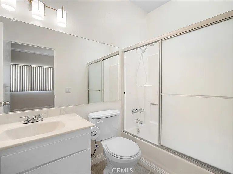 4328 Whitsett Ave — Photo 22