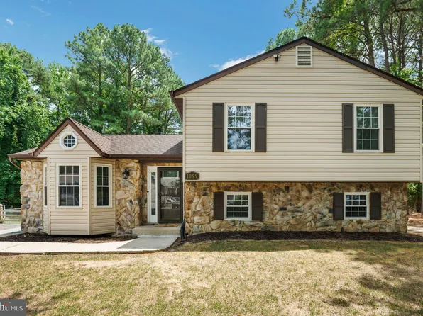 1099 San Angelo Dr, Lusby, MD 20657