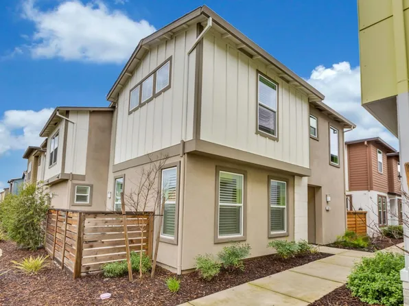 9962 Del Surf Ln, Elk Grove, CA 95757