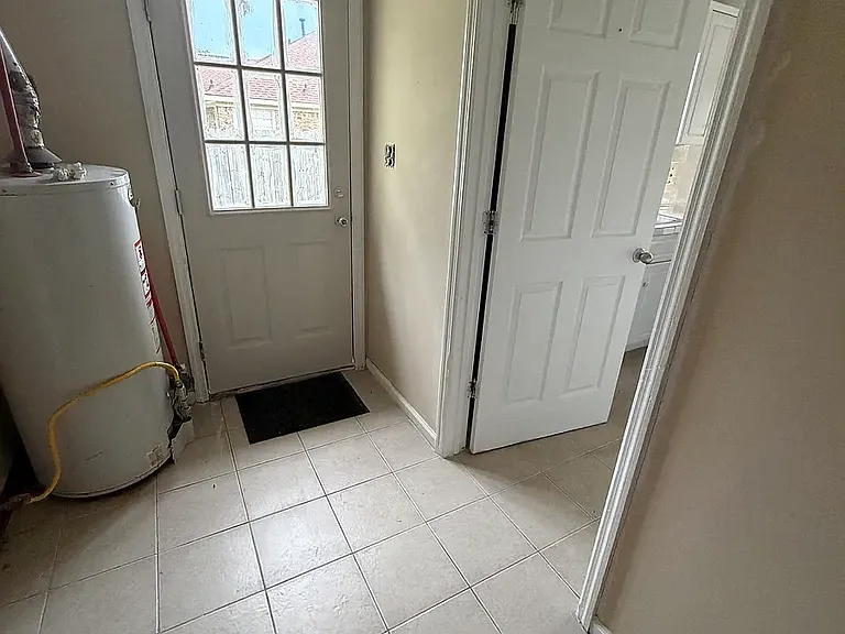 2208 Altman Way — Photo 11