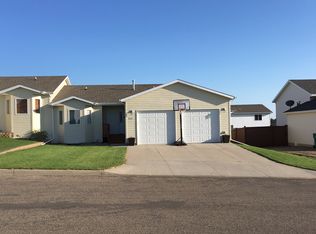 6505 28th Ave SE, Lincoln, ND 58504