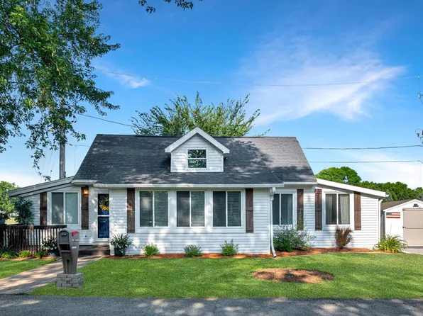 W273N2533 Prospect AVENUE, Pewaukee, WI 53072