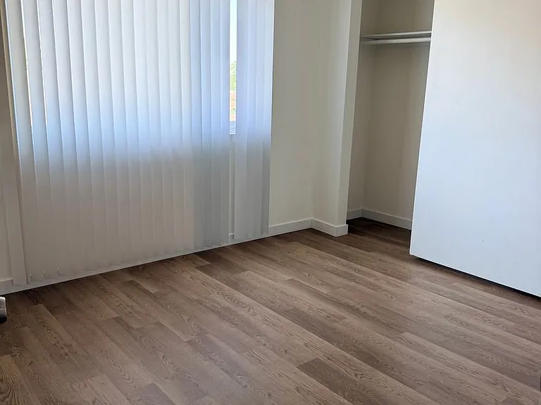812 Plaza Flora — Photo 15