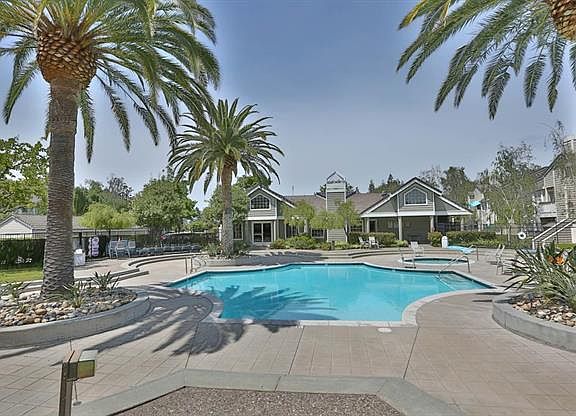 3rd image of 5978 Bridgeport Lake Way
