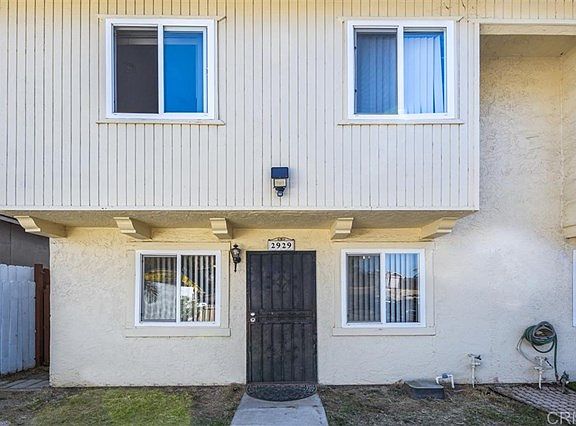 2nd image of 2929 Menlo Ave