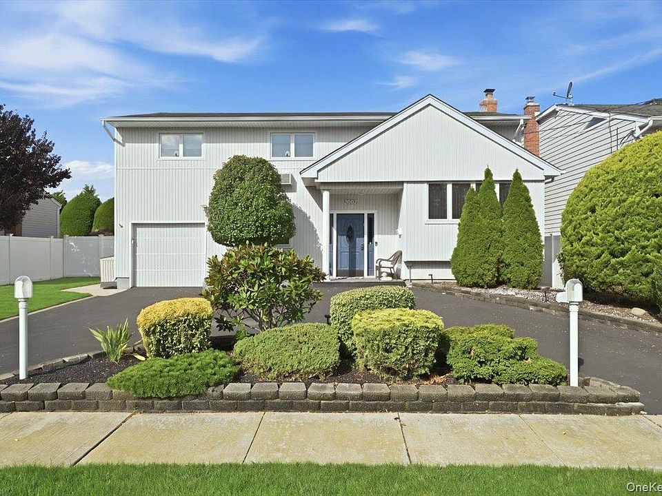 1st image of 2872 Bayview Avenue