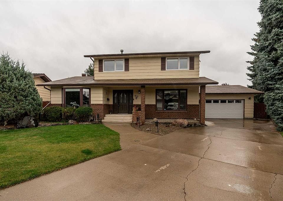 1st image of 310 W Kings Bay S