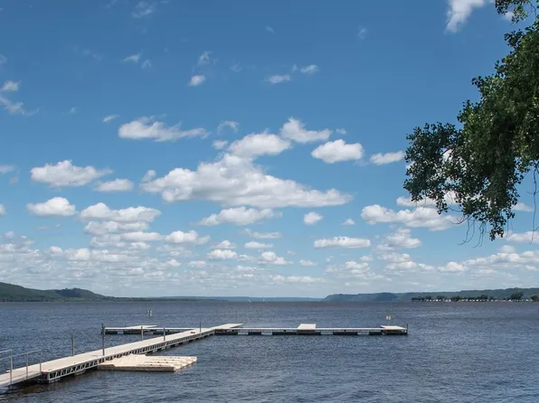 1702 N Lakeshore Dr Unit 8, Lake City, MN 55041