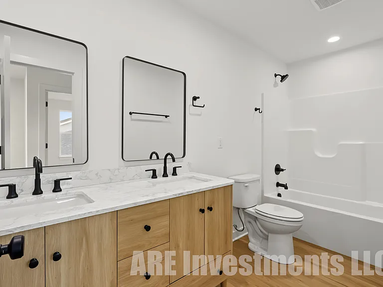 1194 NW Sproul Dr — Photo 10