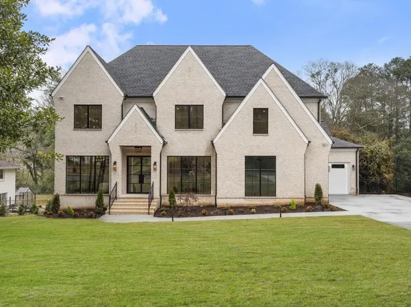 4895 Lansbury Dr, Sandy Springs, GA 30342