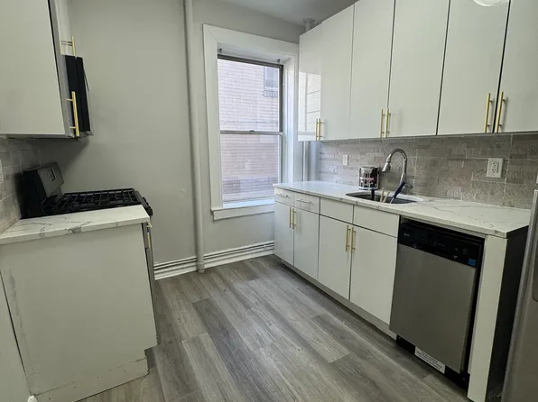(undisclosed Address), West New York, NJ 07093