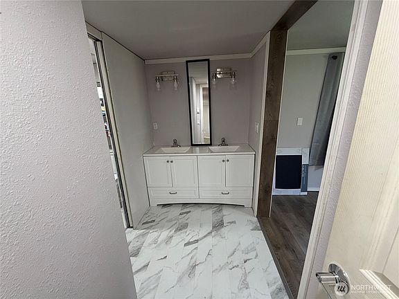 5th image of 7140 191st Avenue SW #9