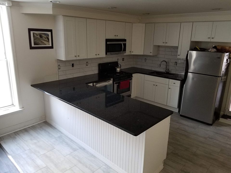 1st image of 517 Washington St #3