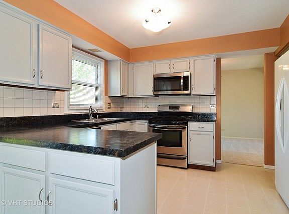 3rd image of 530 Richmond Dr