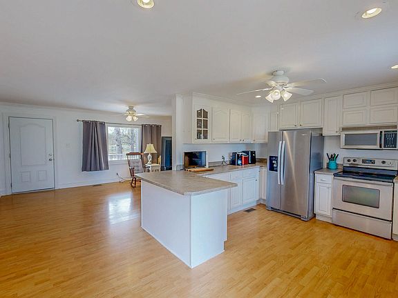 5th image of 220 Bacon Rd