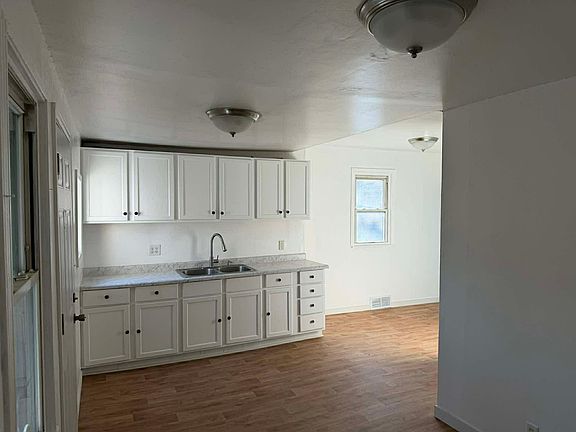 2nd image of 351 Maryland Ave E