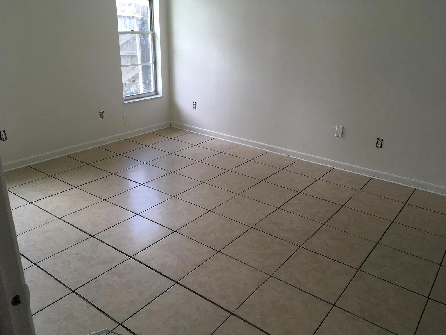 3 bed, 1368 sqft, $2,195 — Photo 4