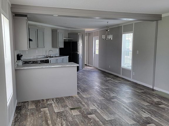 Large open Floorplan and lots of kitchen cabinets.