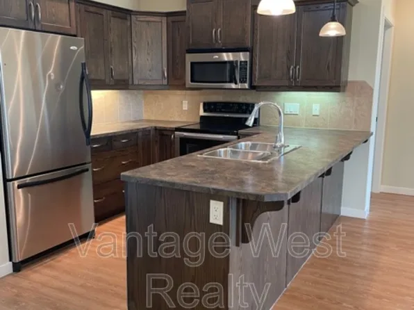 3739 Casorso Rd Unit 305, Kelowna, BC V1W 5E8
