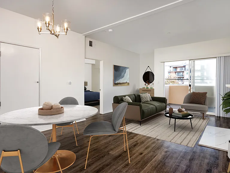 Vinton Court Apartments — Photo 9