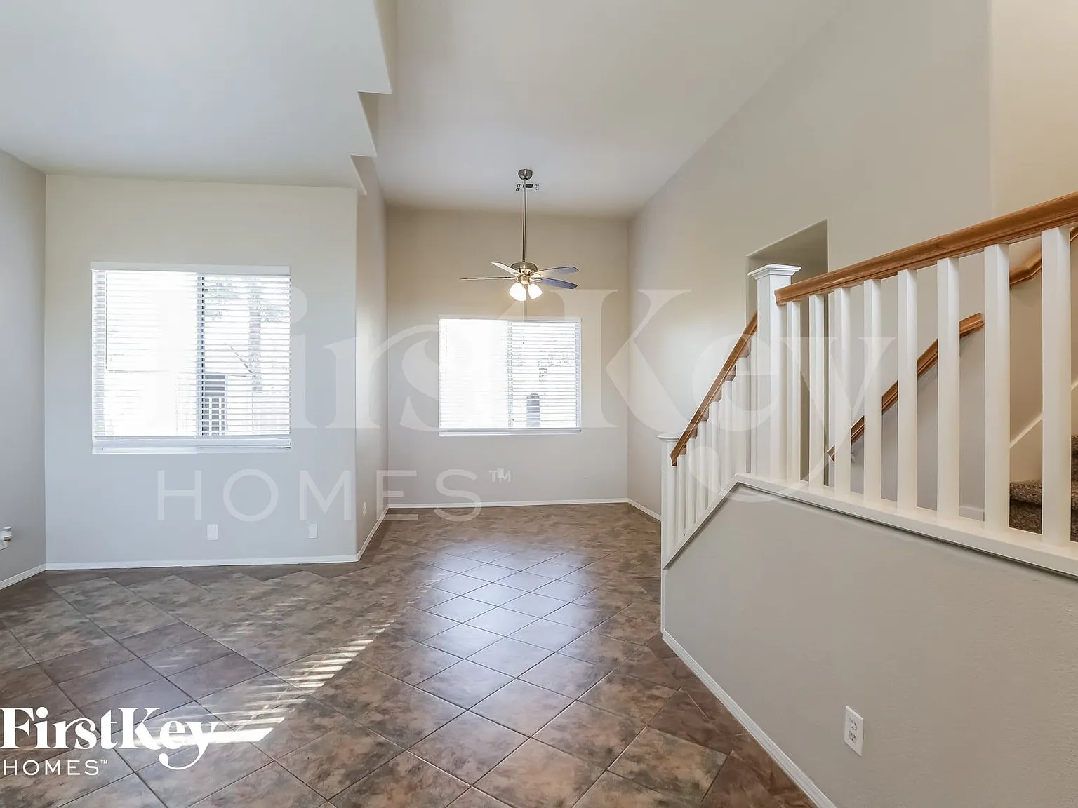 5 bed, 2.5 bath, 1993 sqft, $2,190 — Photo 3