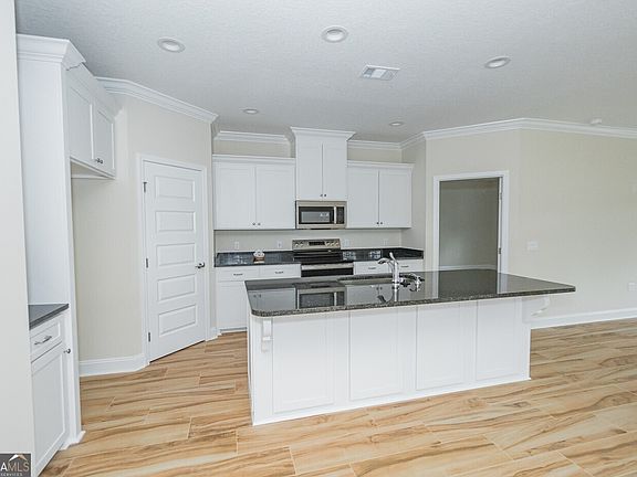 5th image of 177 The Villas Way