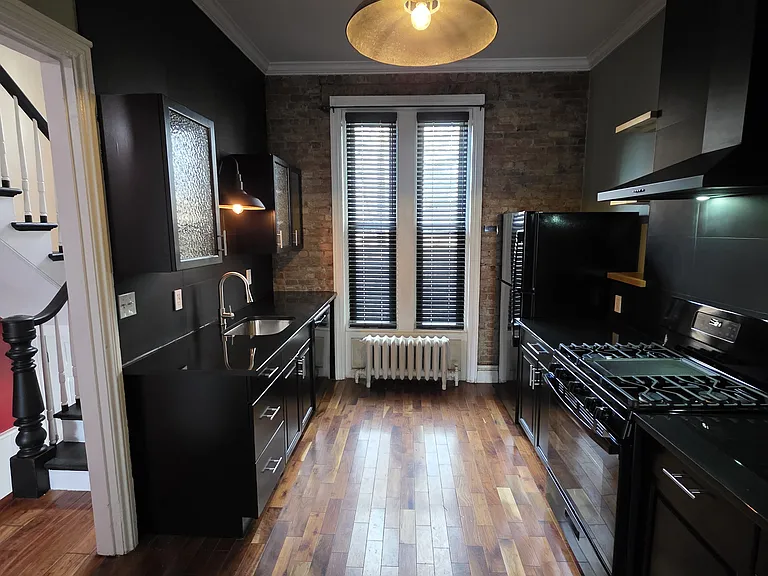 148 S Swan St #A — Photo 26