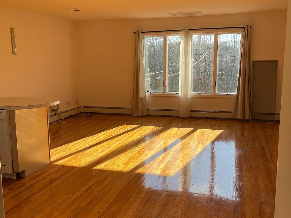 1st image of 111 Waterbury Ave