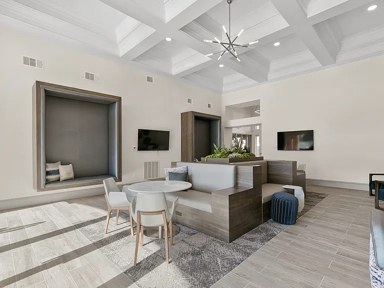 Eleven11 Lexington at Flower Mound — Photo 14