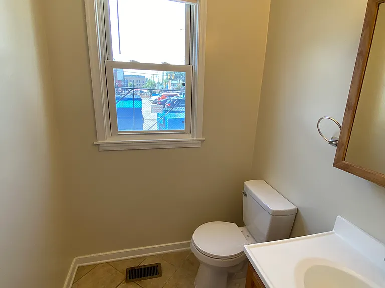 13 S Robinson St #B — Photo 14