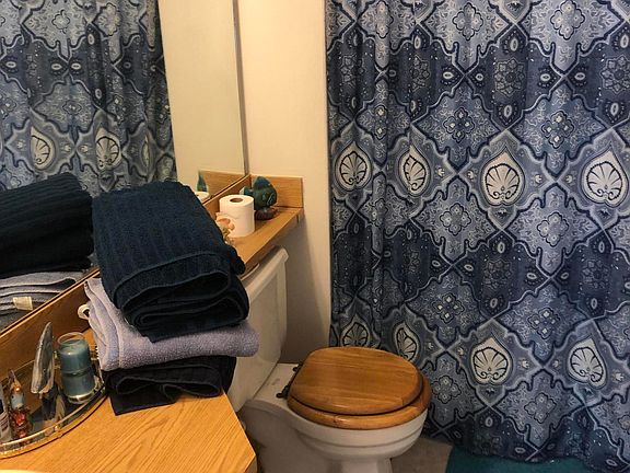 5th image of 2467 S Washington Ave #401