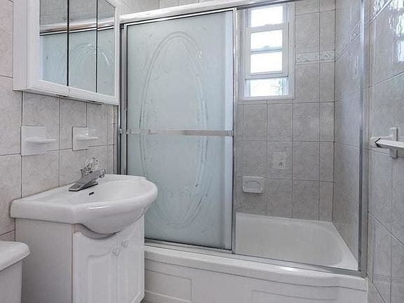 5th image of 1822 Burnett St #10B