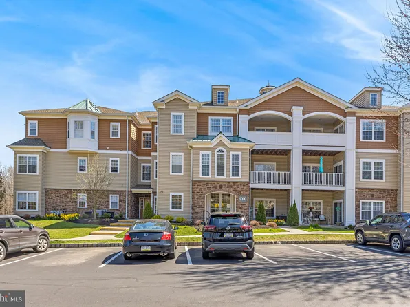 6000 Village Way #6202, Boothwyn, PA 19061